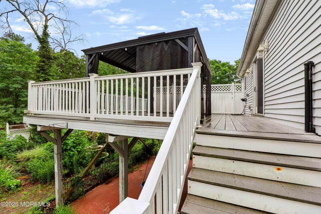 Photo of 2121 Ridgeway Road