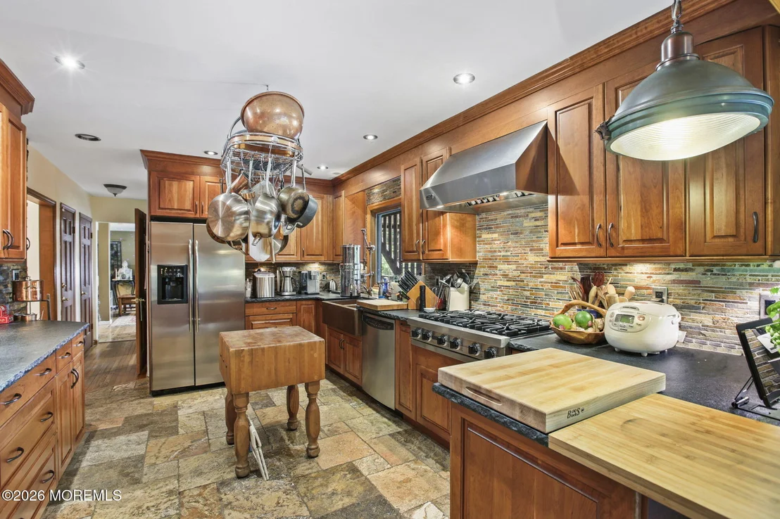 Photo of 30 S Lakeview Drive