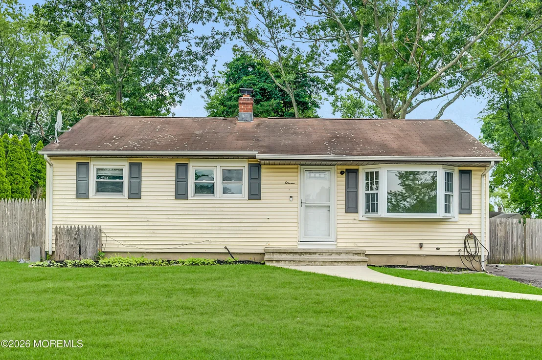 Photo of 11 Lawrence Avenue