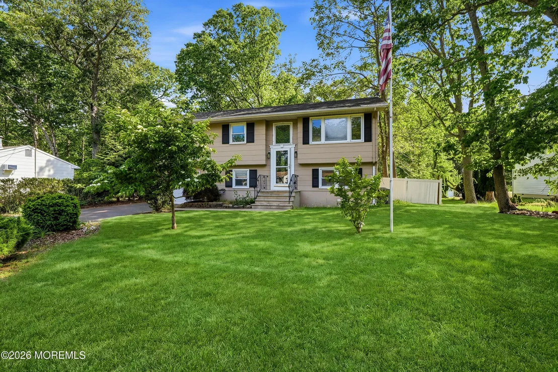 Photo of 16 Crest Road