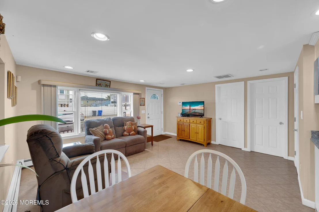 Photo of 202 5th Avenue
