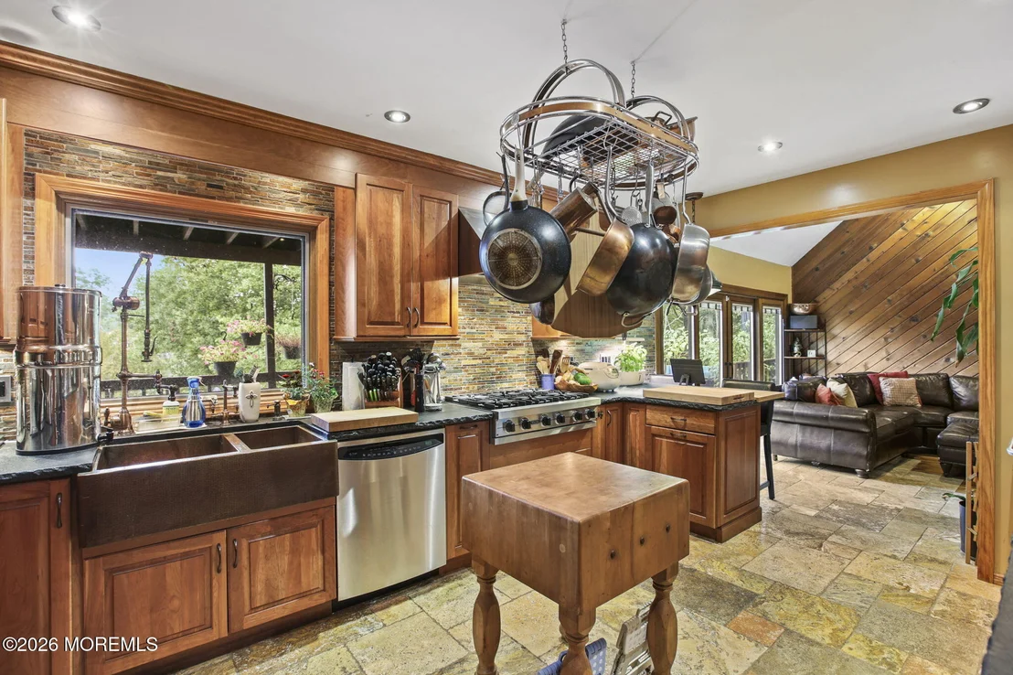 Photo of 30 S Lakeview Drive