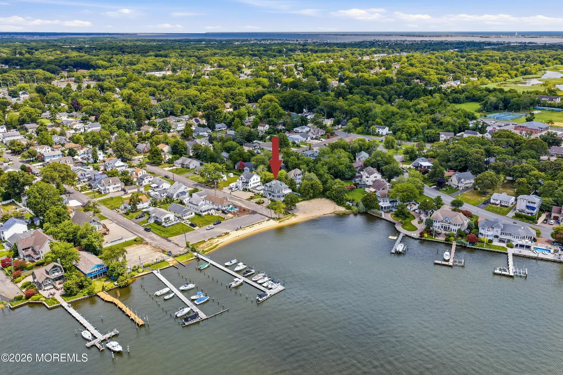 Photo of 2 River Drive
