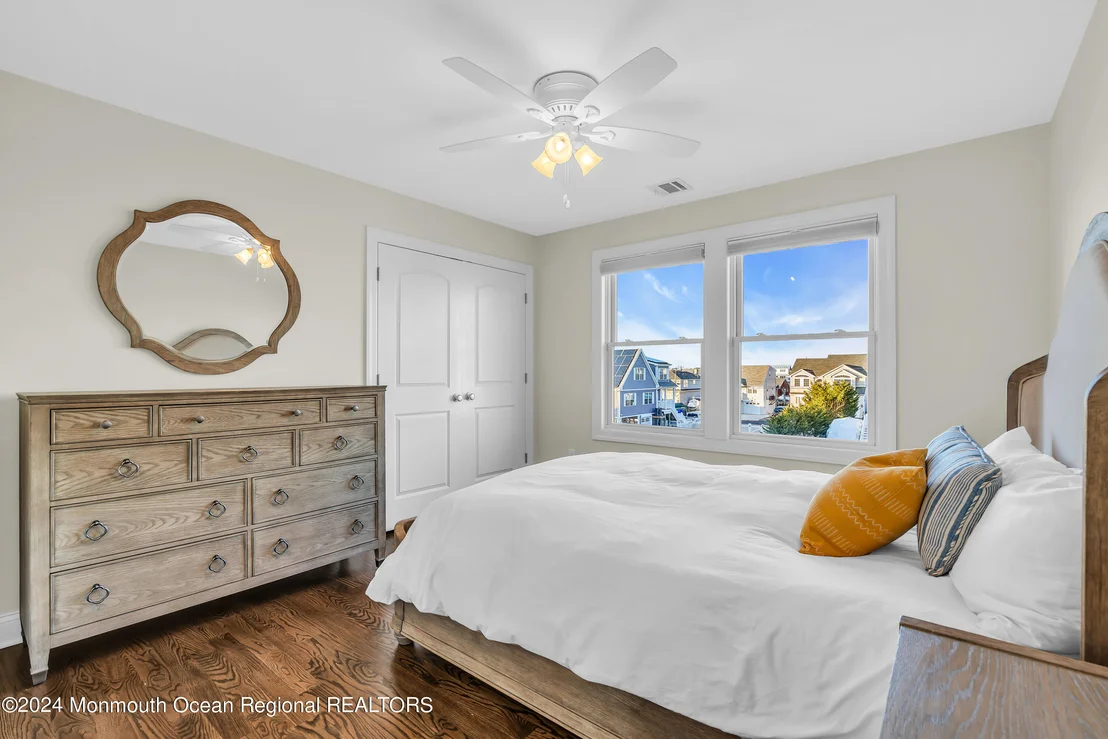 Photo of 106 Saint Lawrence Boulevard