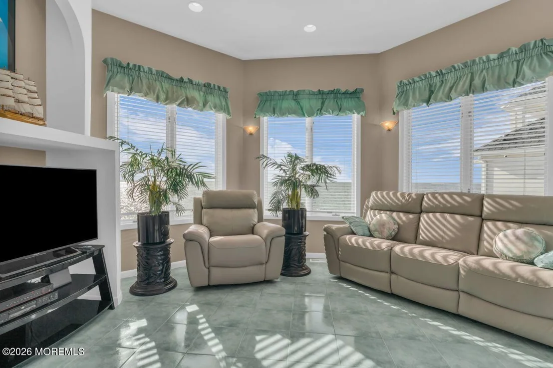 Photo of 1308 Laurel Boulevard