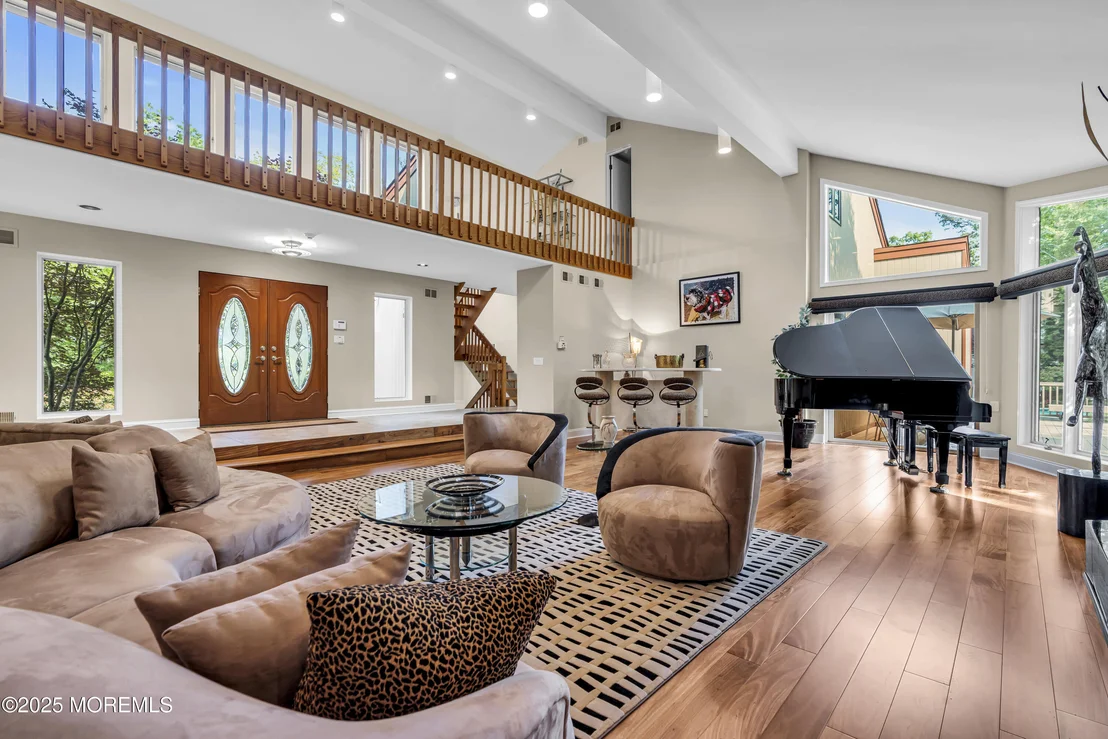 Photo of 635 Winding River Road