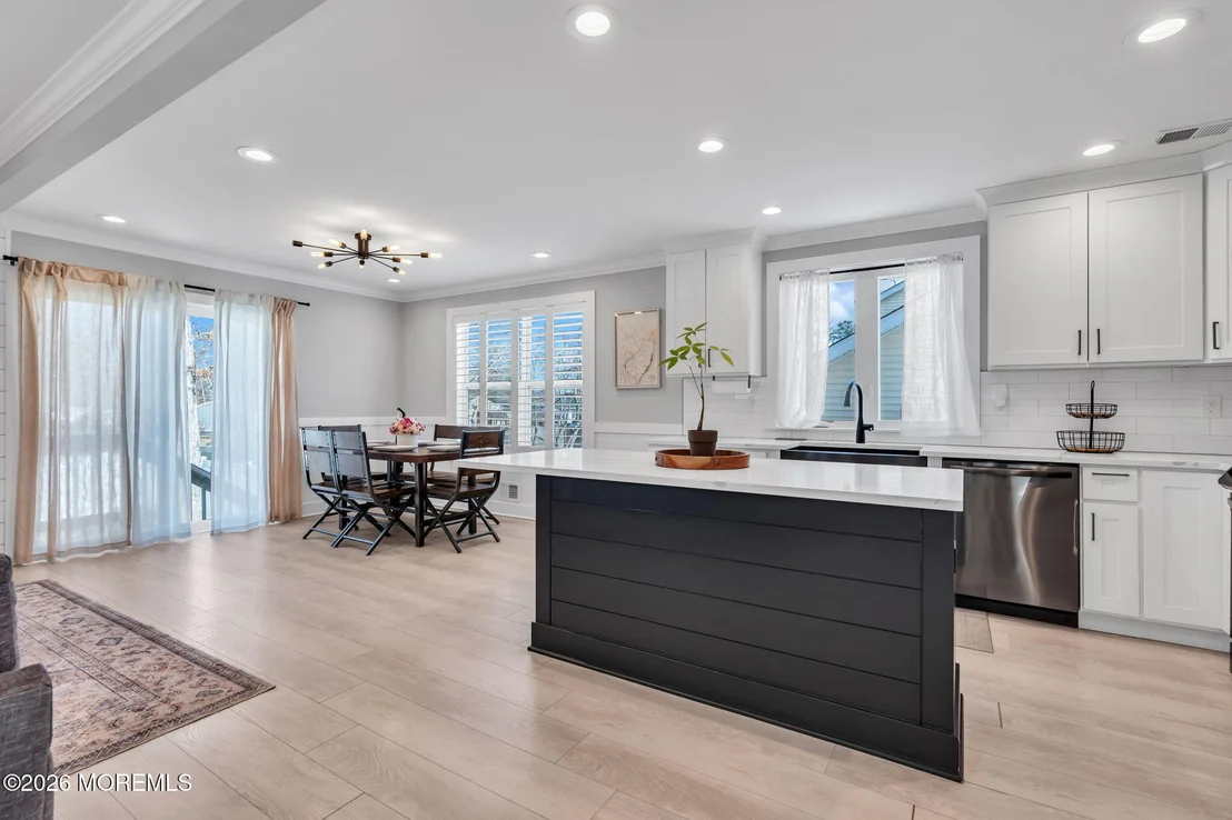 Photo of 1620 Ewart Road