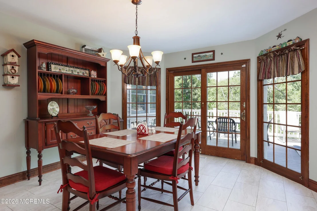 Photo of 1908 Shadowbrook Drive