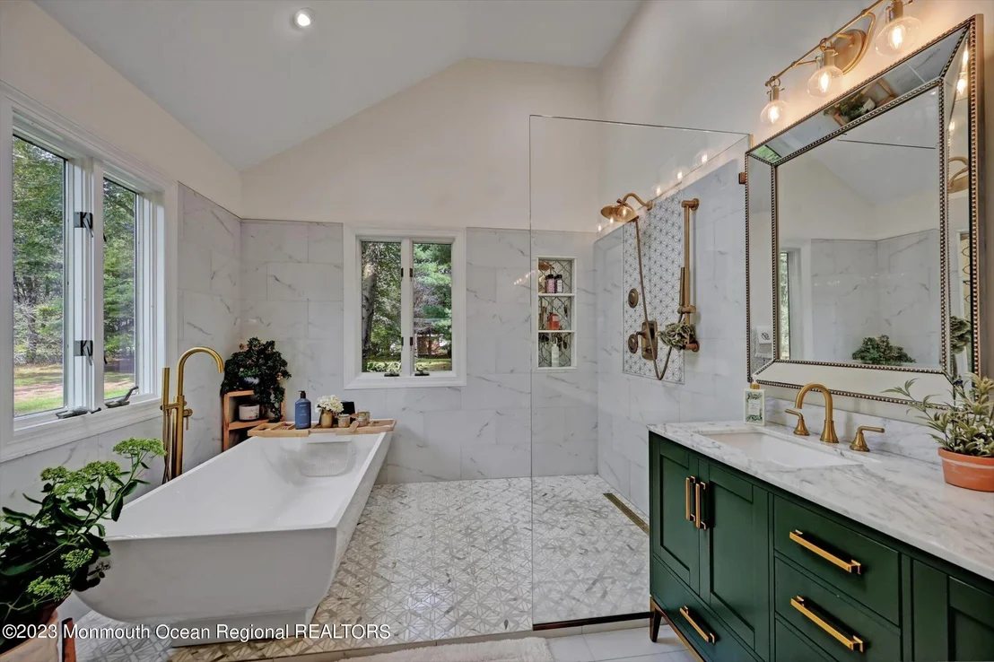 Photo of 897 Fort Plains Road