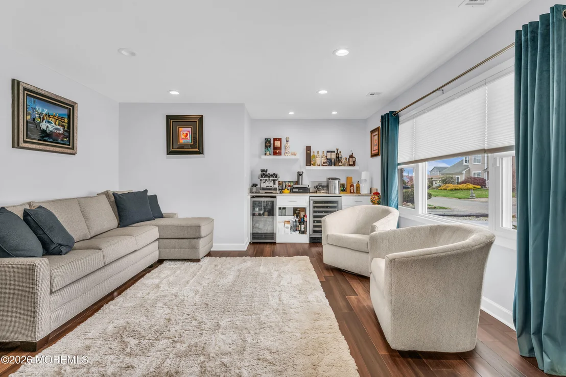 Photo of 933 Montauk Drive