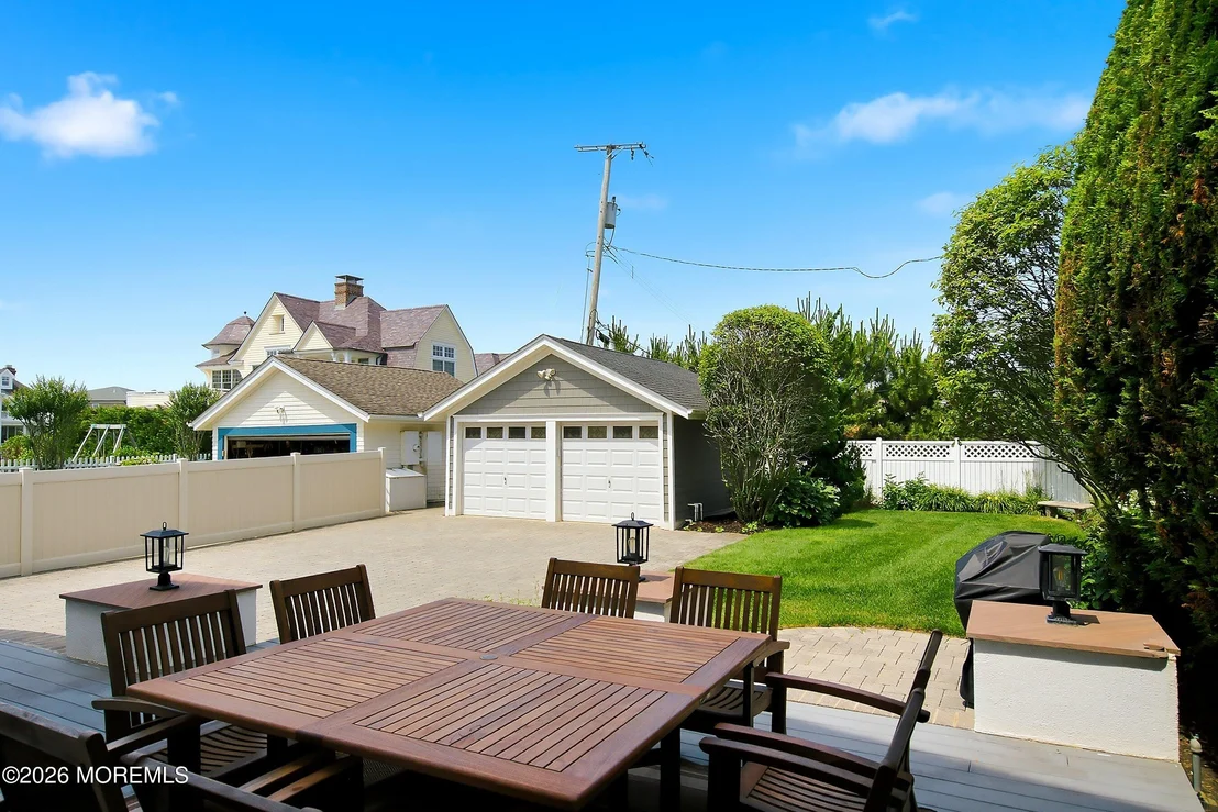 Photo of 2007 Ocean Avenue N