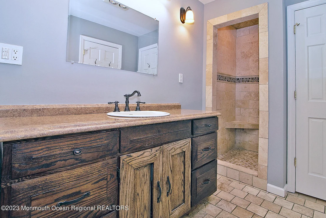 Photo of 307 Alpine Street