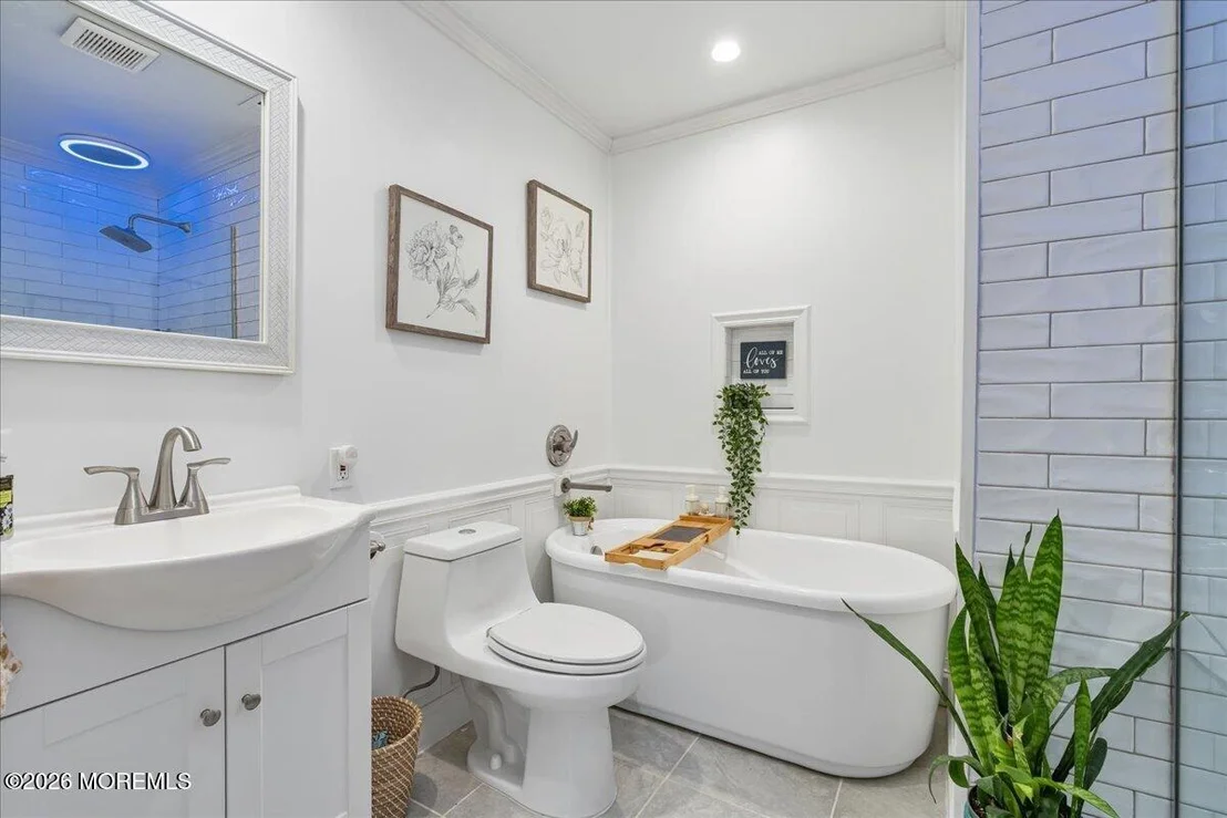 Photo of 48 Cresci Boulevard