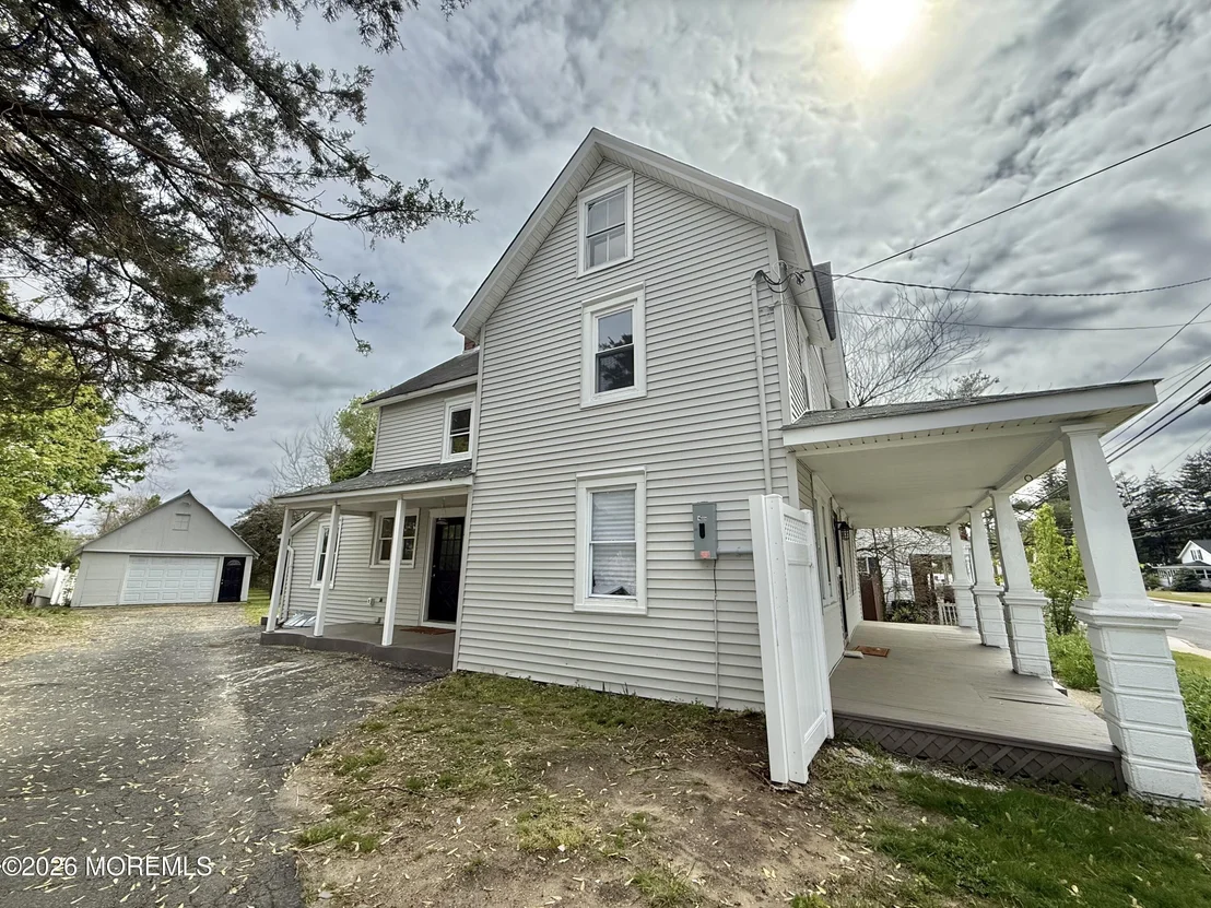 Photo of 30 Maple Avenue
