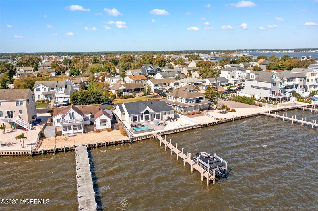 Photo of 673 Bayview Drive