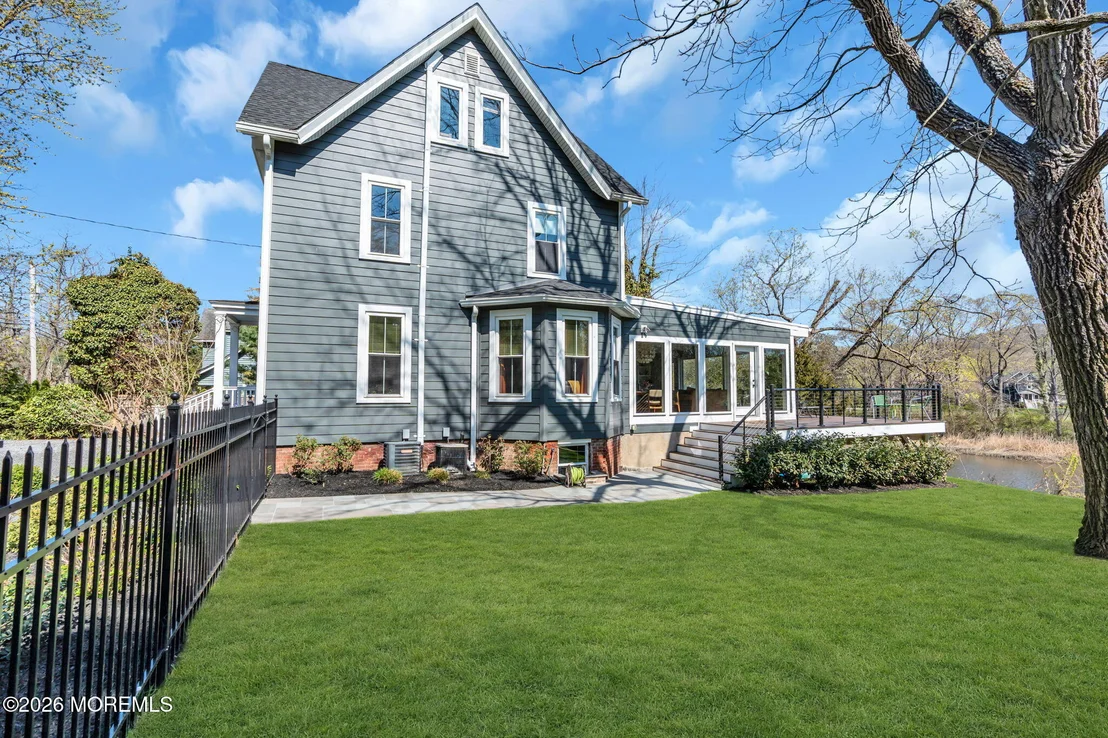 Photo of 531 Locust Point Road