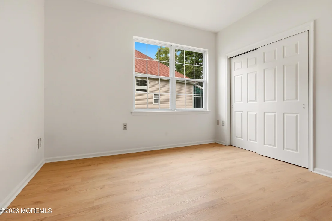 Photo of 33 Valley Stream Place