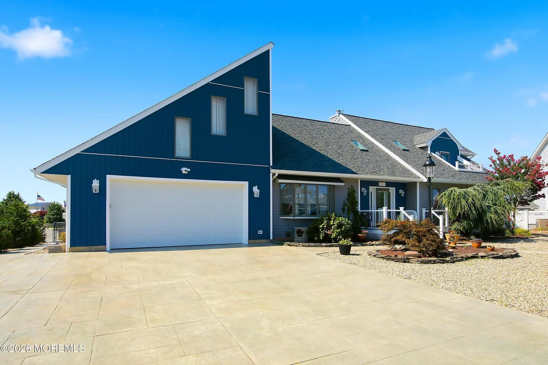 Photo of 819 Forepeak Drive