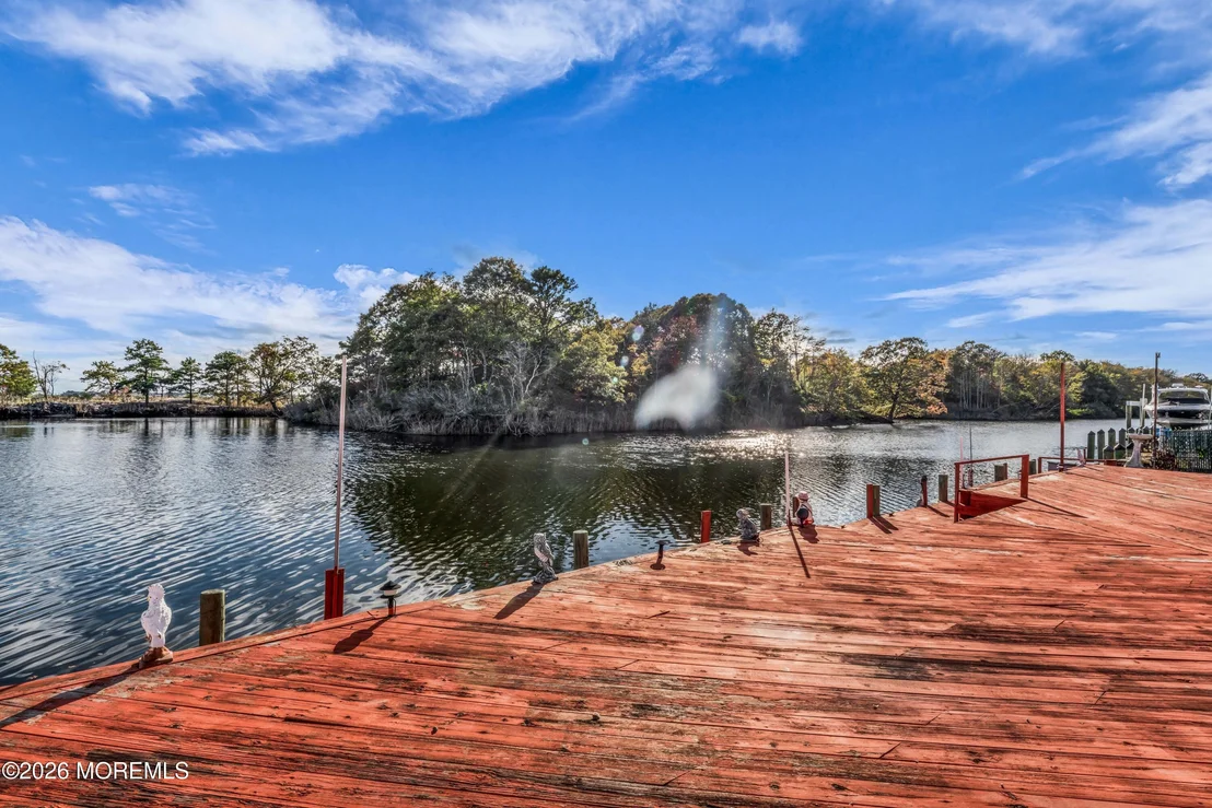 Photo of 1007 Laurel Boulevard