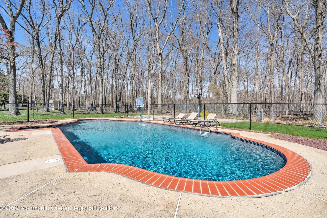 Photo of 7 Algonquin Drive
