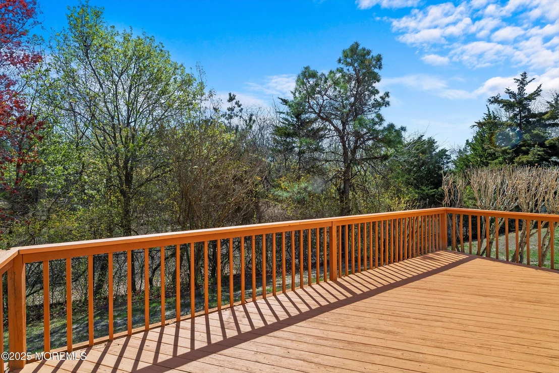 Photo of 32 Pine Oak Boulevard