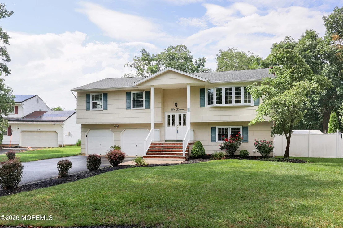 Photo of 514 Oakview Drive