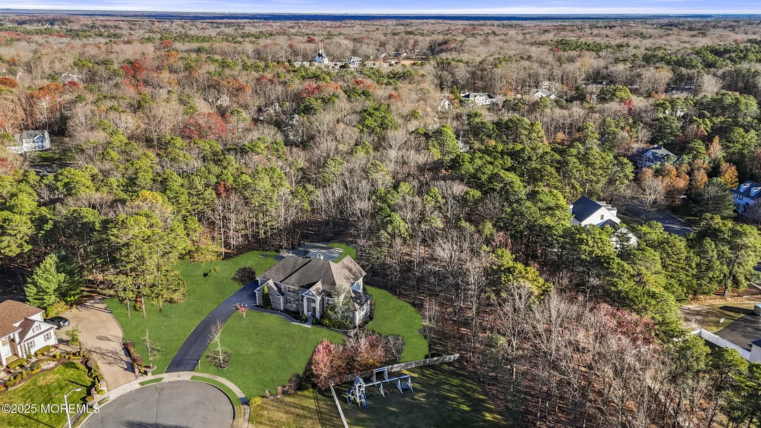 Photo of 2 Woods Edge Drive