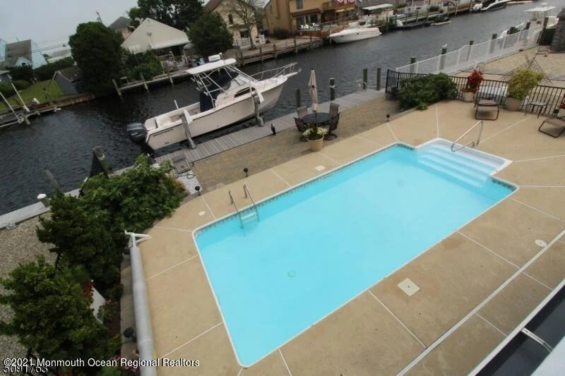 Photo of 8 Rochester Drive