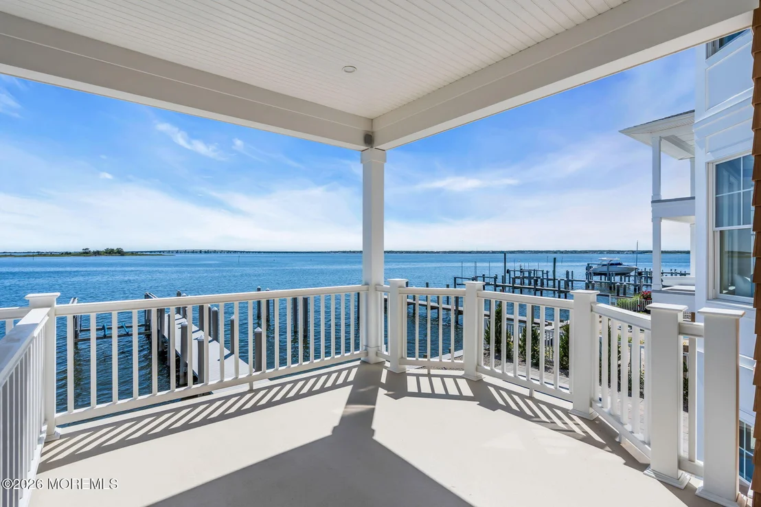 Photo of 153 Pershing Boulevard