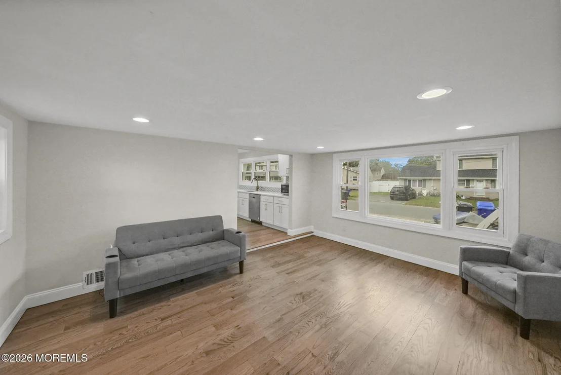Photo of 105 Roosevelt Drive