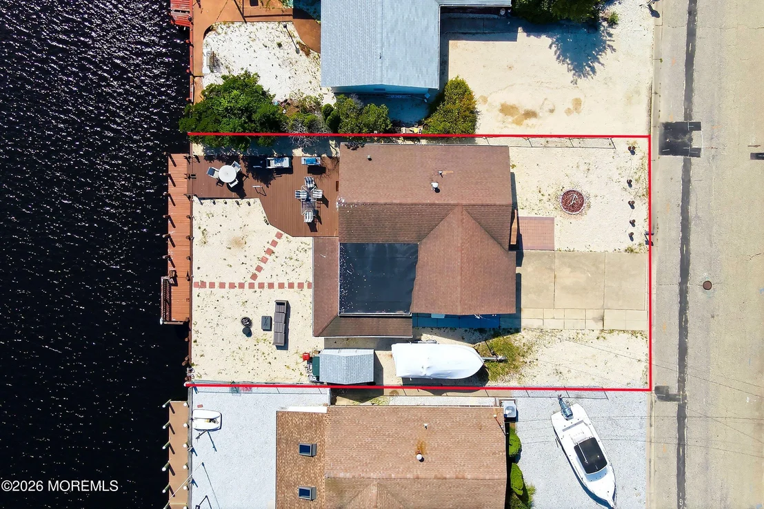 Photo of 216 Montclair Road S