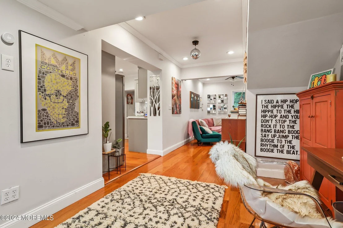 Photo of 785 Lakeshore Drive