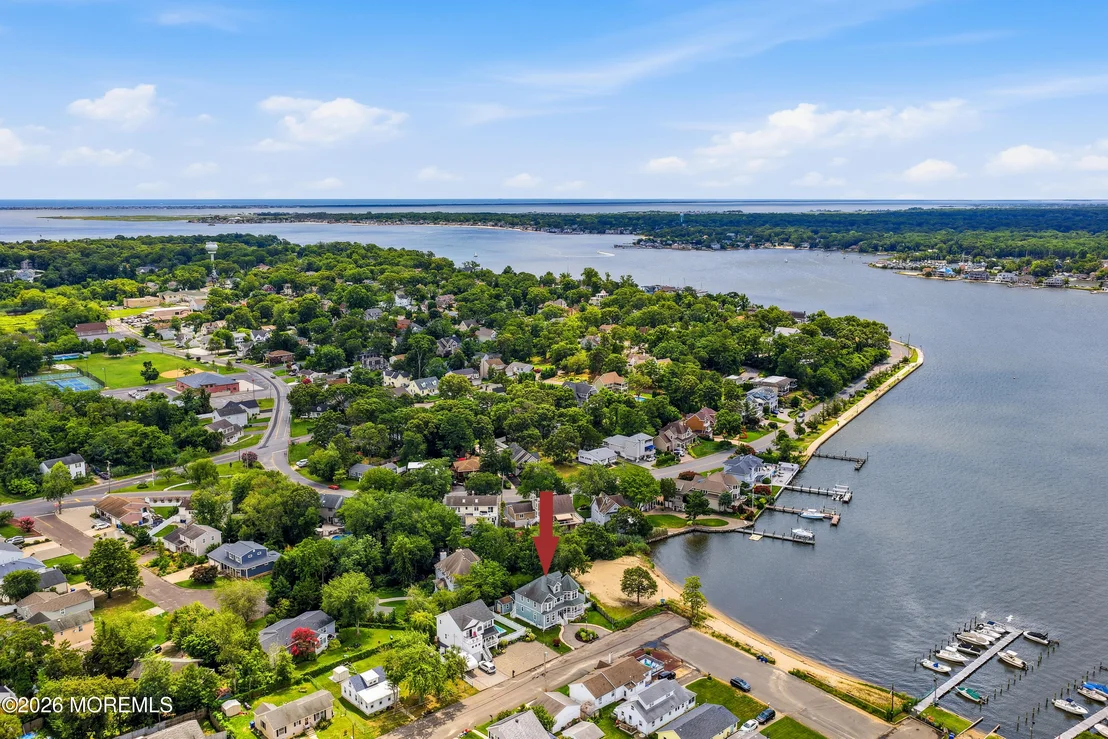 Photo of 2 River Drive
