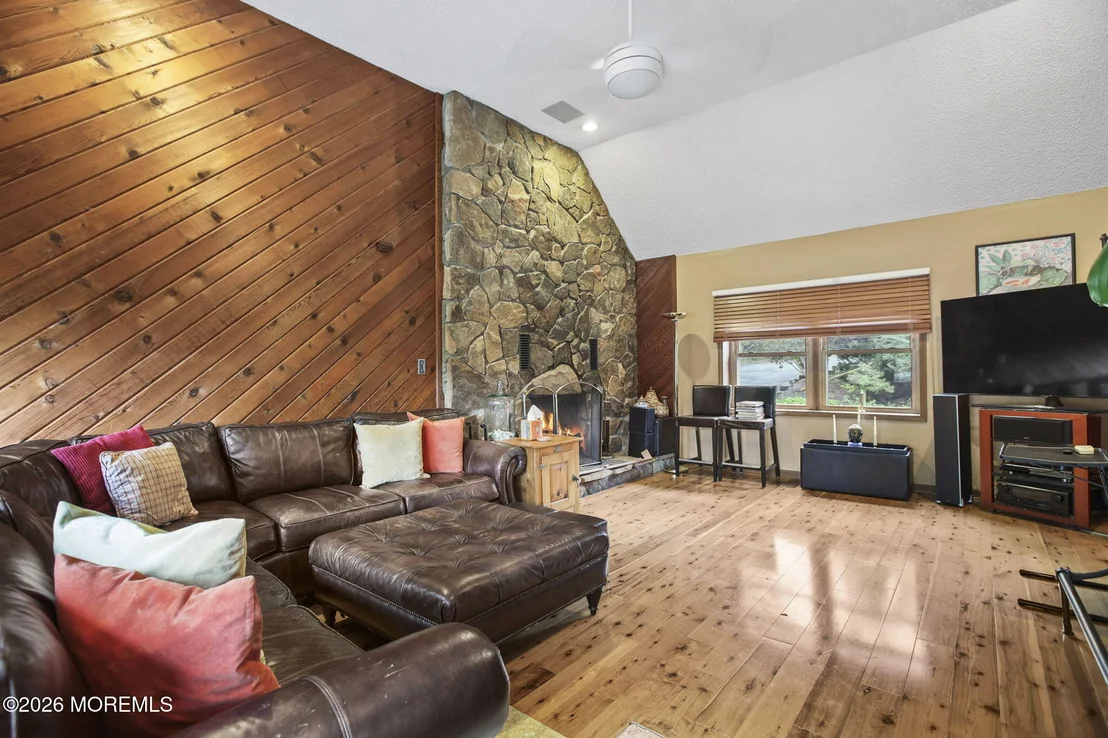 Photo of 30 S Lakeview Drive