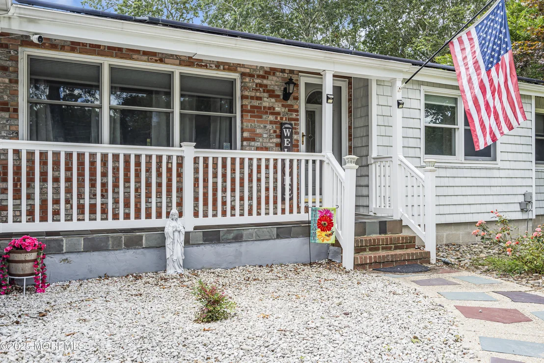 Photo of 110 4th Avenue