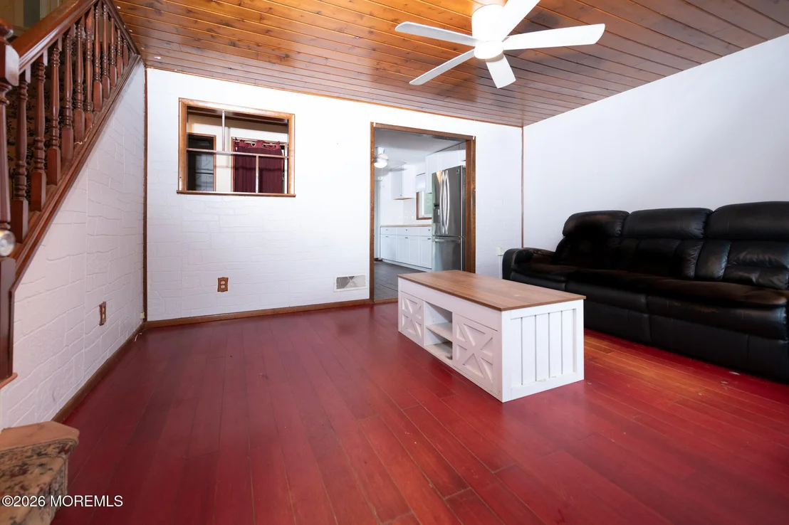 Photo of 302 Edgeview Road