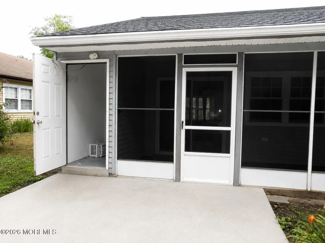 Photo of 220 Lexington Drive