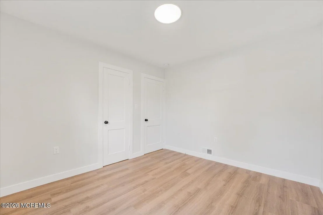 Photo of 39 Point O Woods Drive