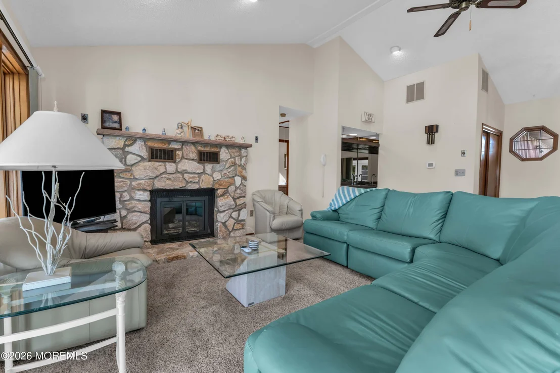 Photo of 1007 Laurel Boulevard