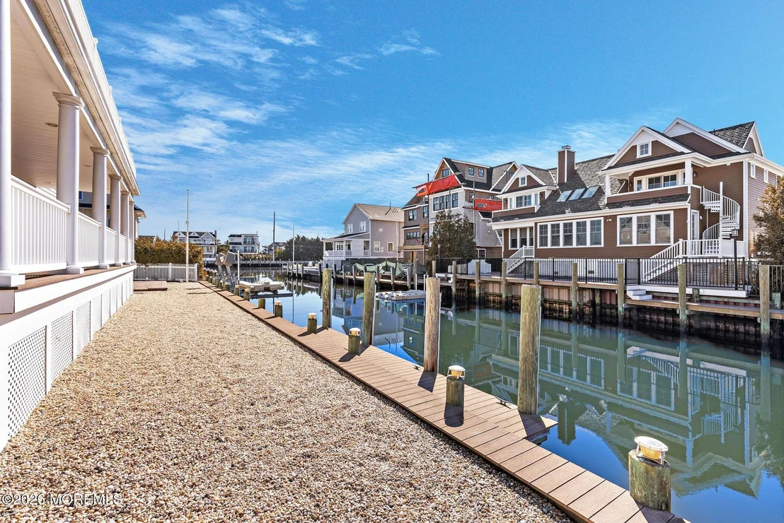 Photo of 305 Sloop Lane