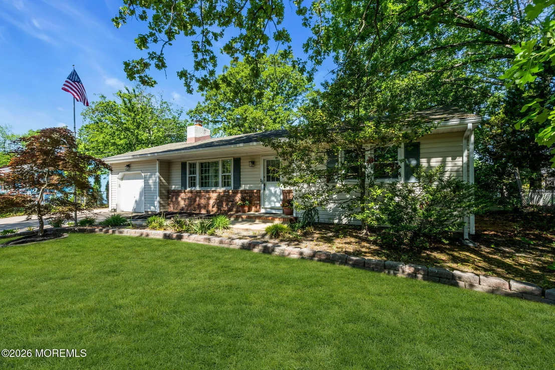 Photo of 424 Cornell Drive
