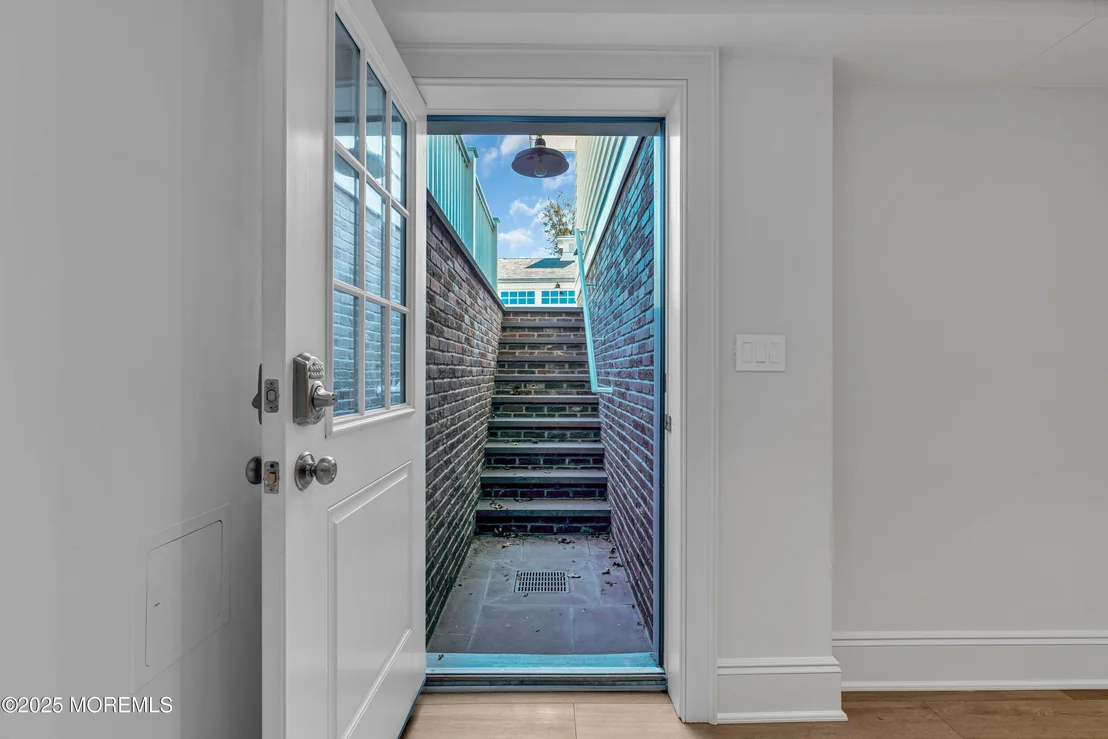 Photo of 327 South Boulevard