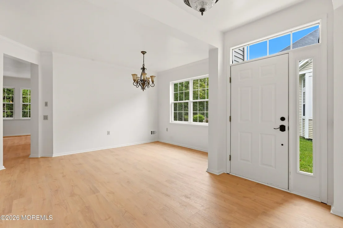 Photo of 33 Valley Stream Place