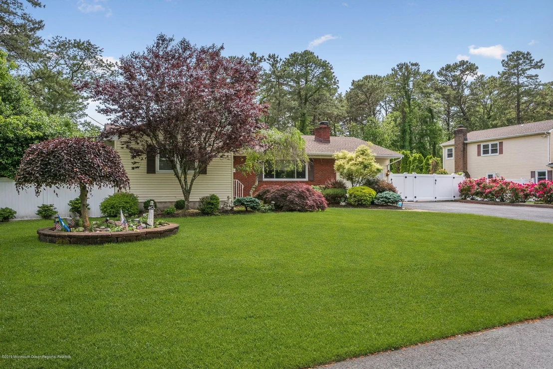 Photo of 326 Huxley Drive
