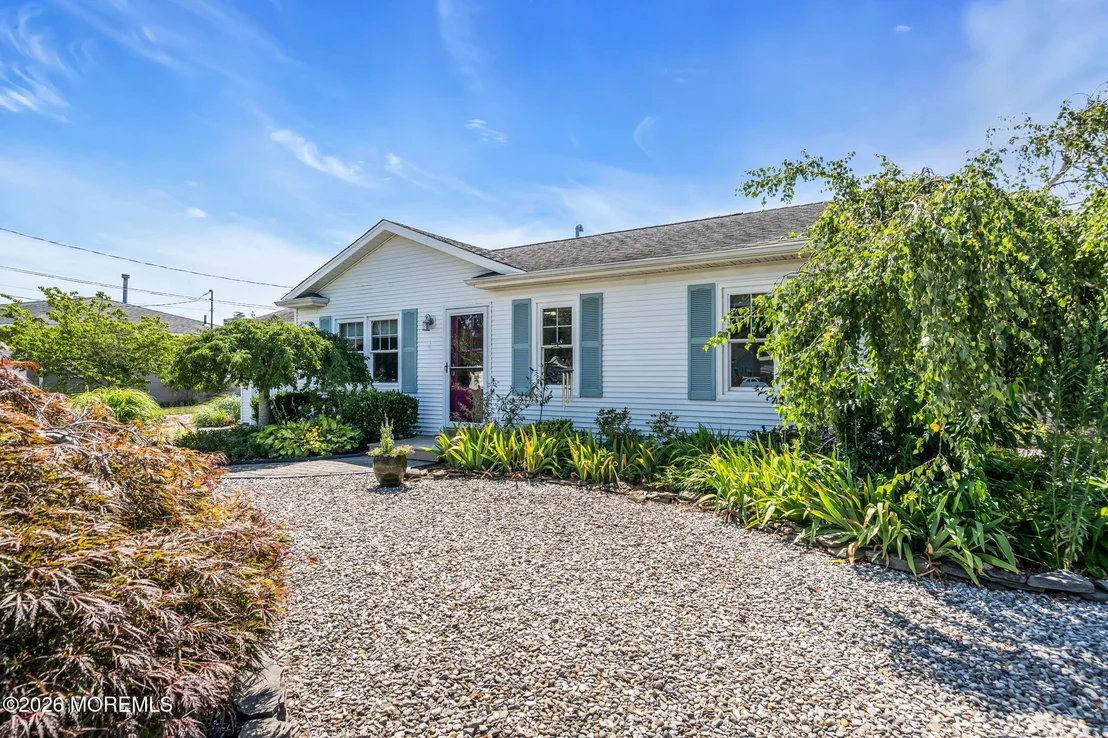 Photo of 39 Parkers Point Boulevard