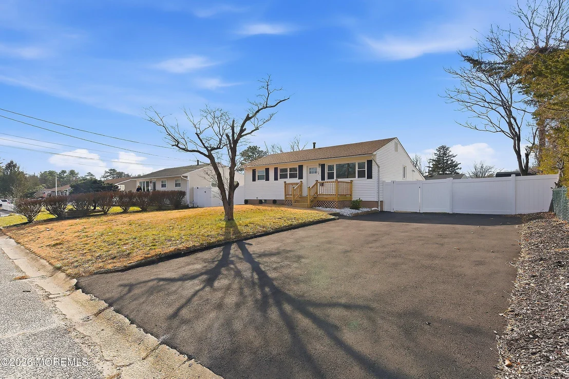 Photo of 23 Bucknell Drive