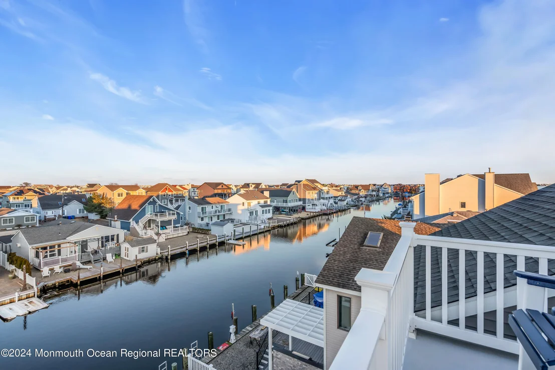 Photo of 106 Saint Lawrence Boulevard