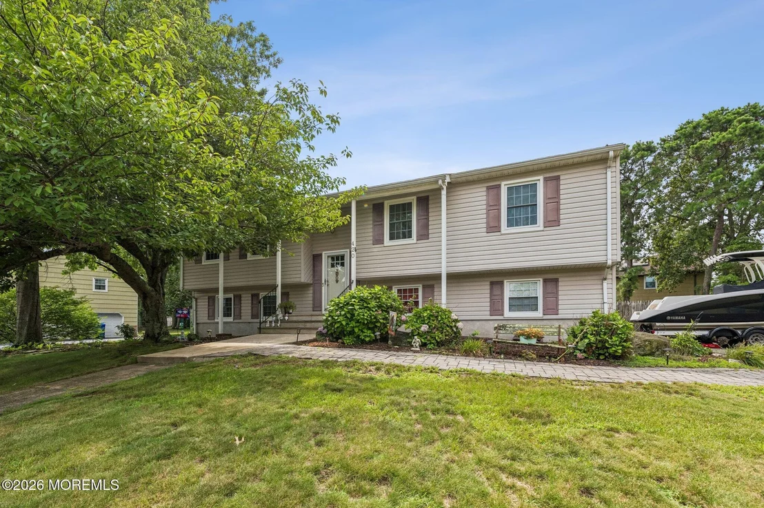 Photo of 420 Crestview Terrace