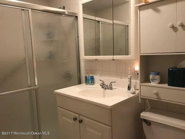 Photo of 450 Applegate Avenue