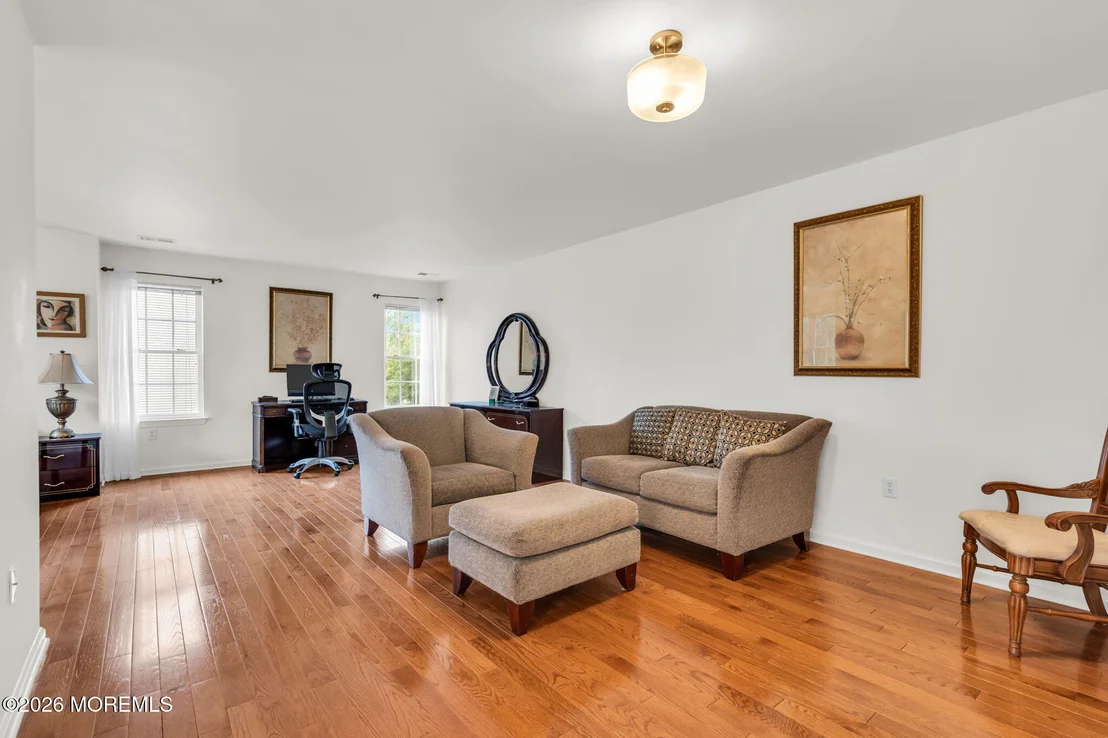 Photo of 102 Harvard Oval